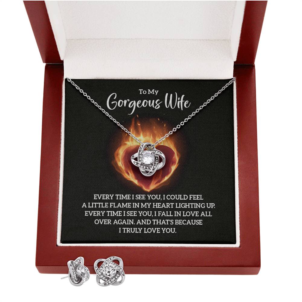 Timeless Elegance: Love Knot Necklace & Earring Set – Exquisite Jewelry for Unforgettable Moments