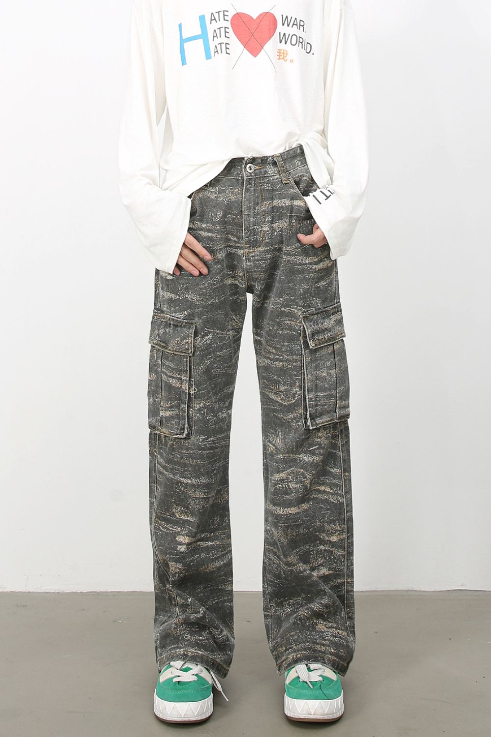 Men's Baggy Jeans with Cargo Pockets - Carbone's Marketplace
