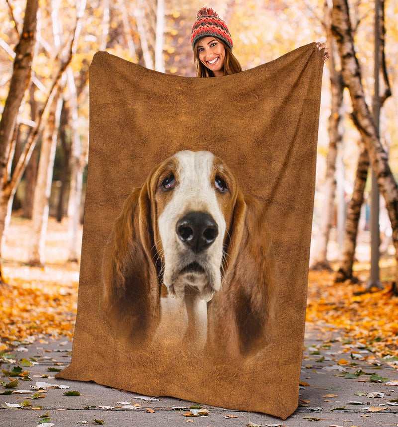 Basset Hound Face Hair - Carbone&