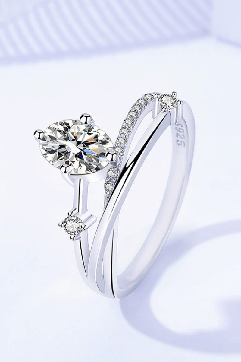 Moissanite Crisscross Ring - Carbone&