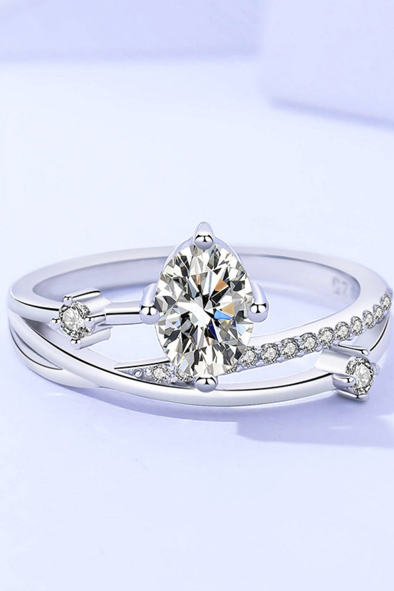 Moissanite Crisscross Ring - Carbone&