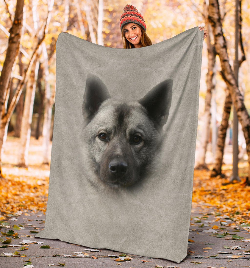 Norwegian Elkhound Face Hair - Carbone's Marketplace