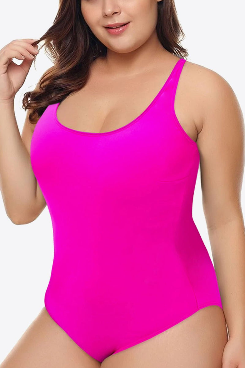 Plus Size Scoop Neck Sleeveless One-Piece Swimsuit - Carbone&